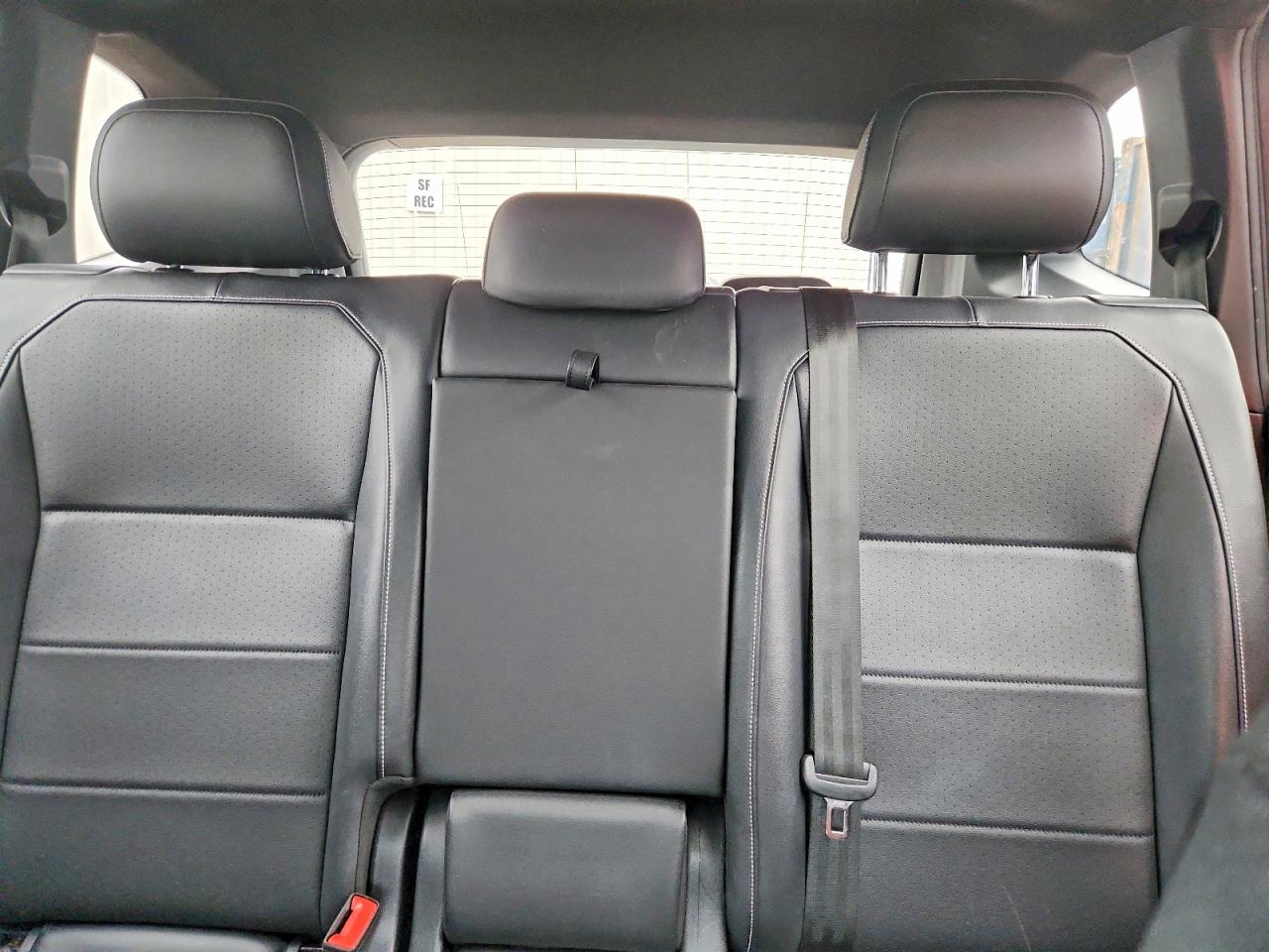 2021 VOLKSWAGEN TIGUAN SE photo 19