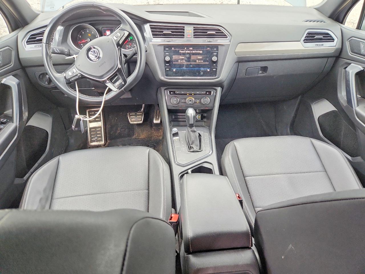 2021 VOLKSWAGEN TIGUAN SE photo 15