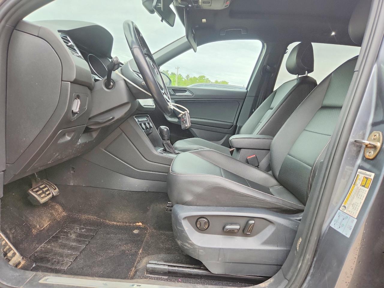 2021 VOLKSWAGEN TIGUAN SE photo 13