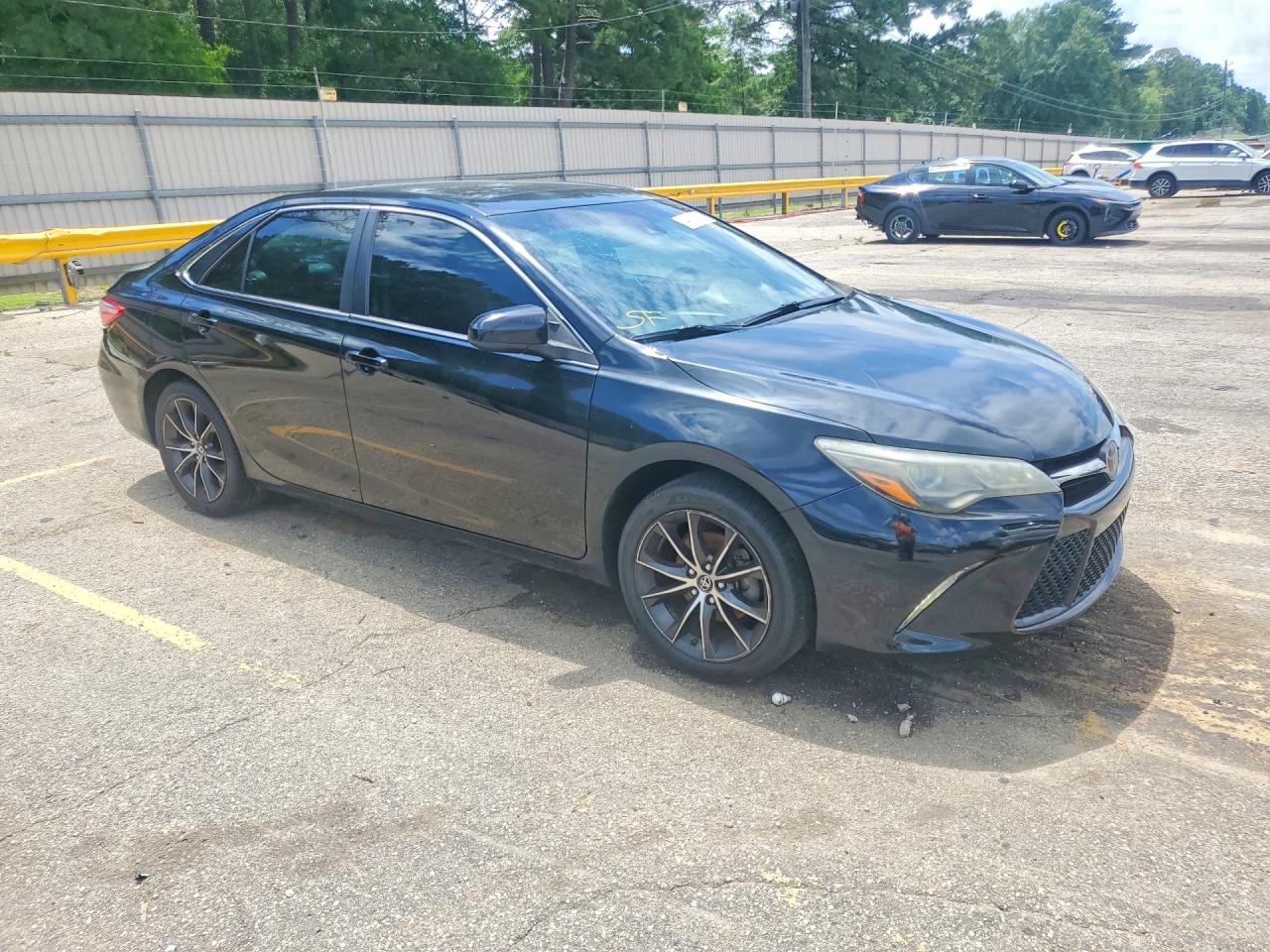 2015 TOYOTA CAMRY XSE V6 photo 4