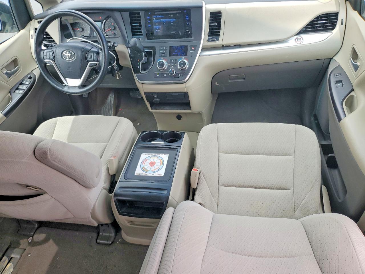 2015 TOYOTA SIENNA LE photo 15