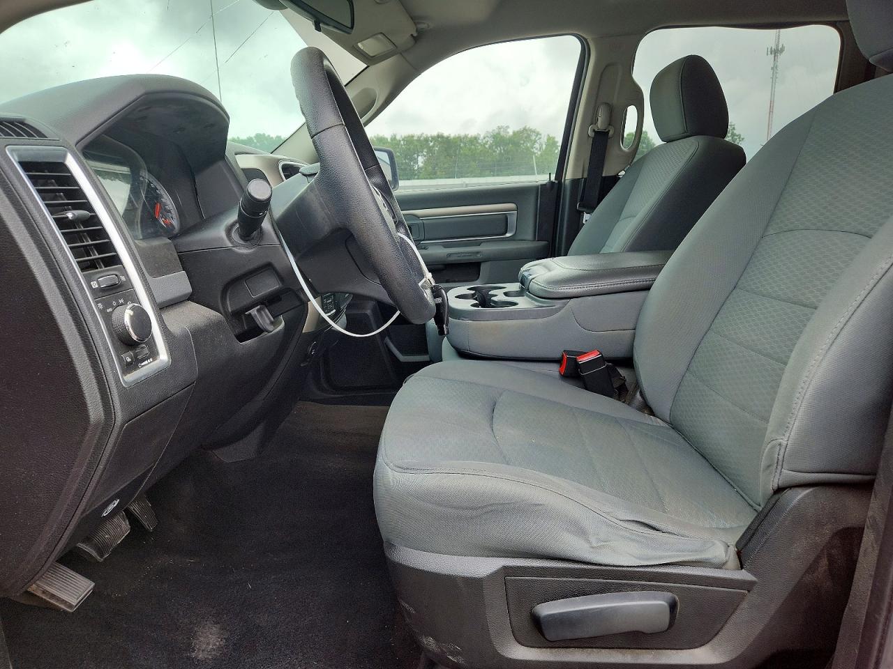 2014 RAM 1500 SLT photo 13