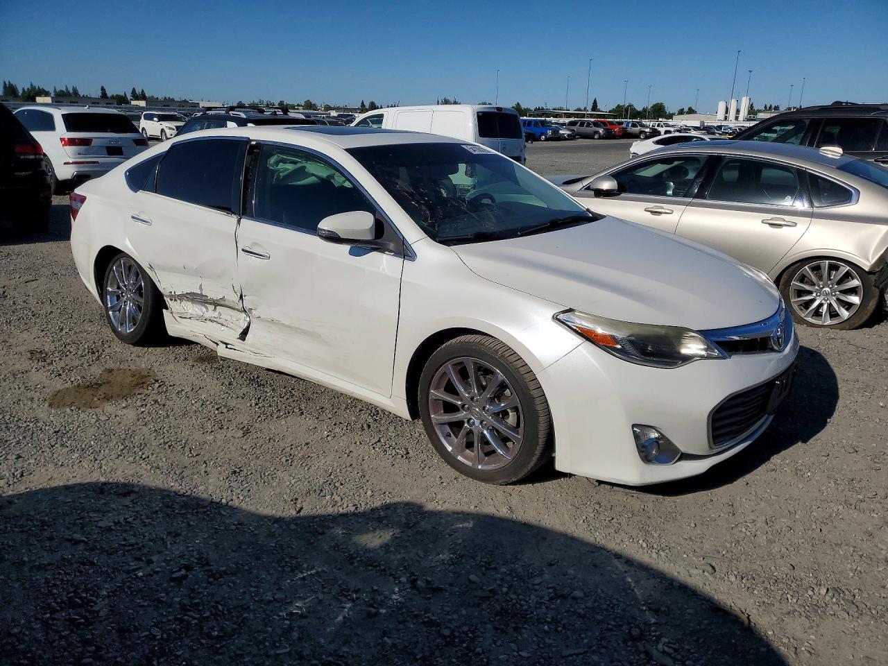 2013 TOYOTA AVALON LIMITED photo 7