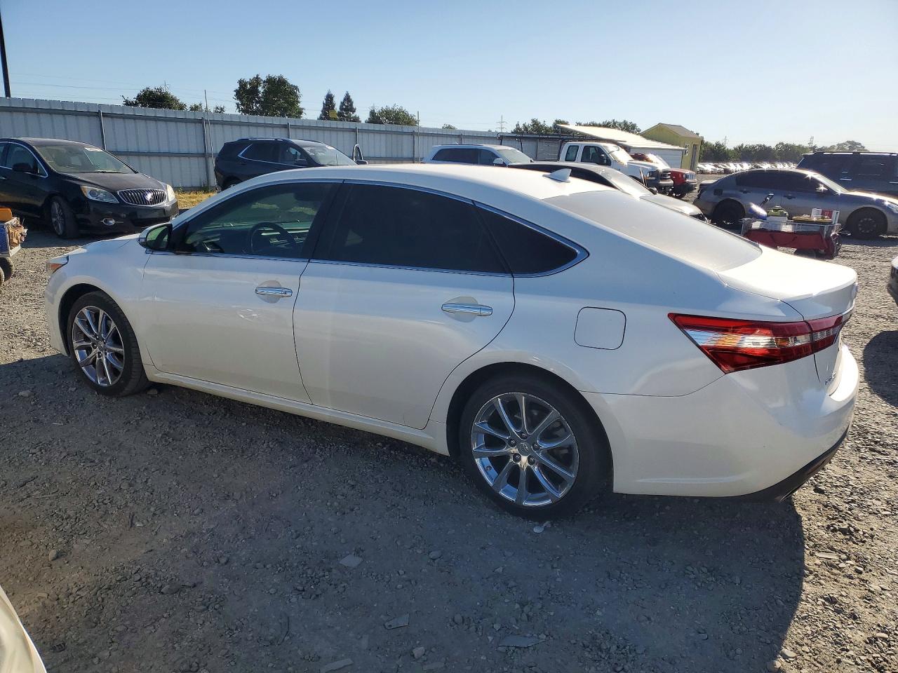 2013 TOYOTA AVALON LIMITED photo 3