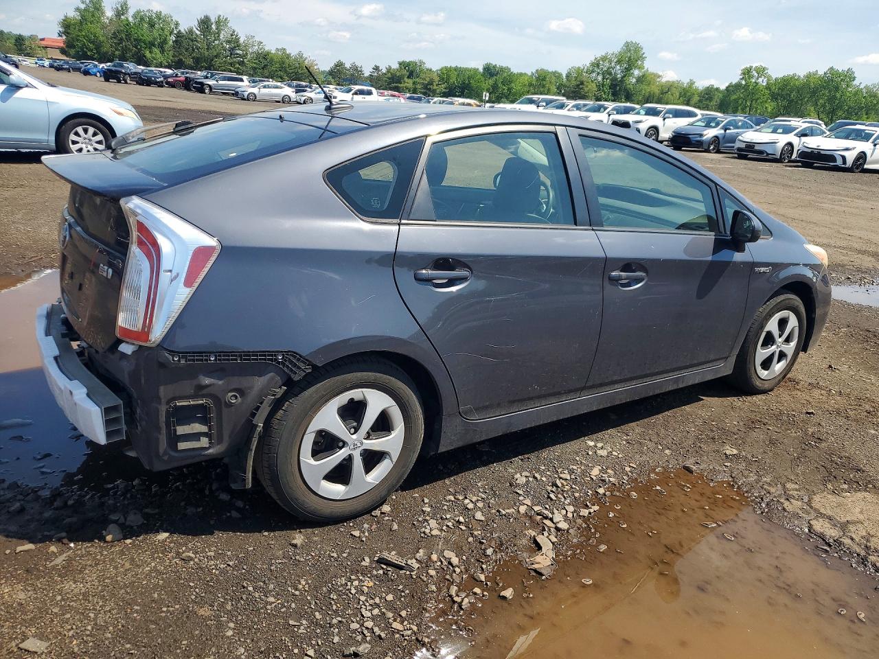 2014 TOYOTA PRIUS THREE photo 5