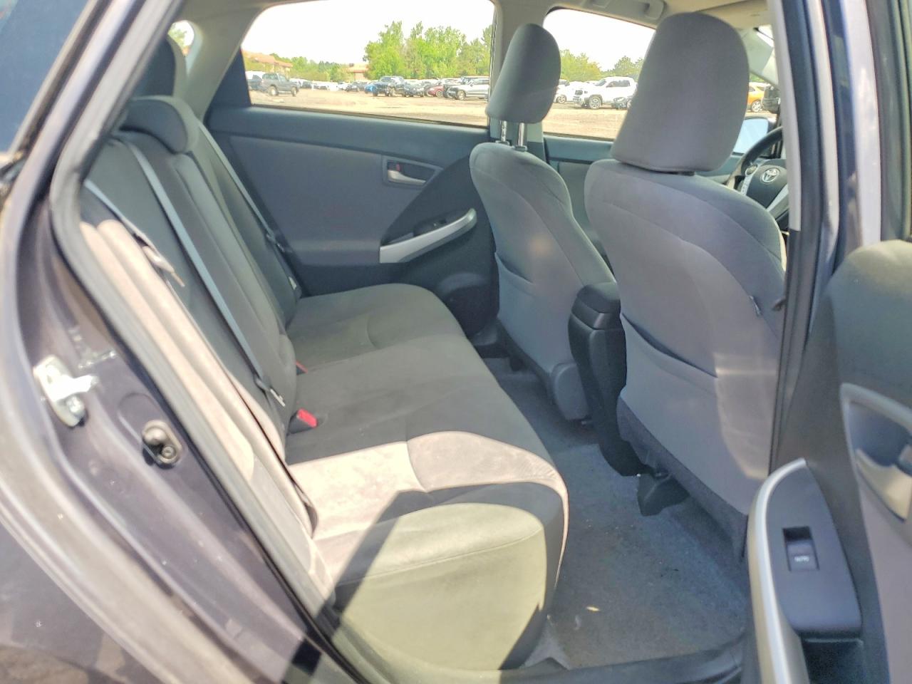 2014 TOYOTA PRIUS THREE photo 19