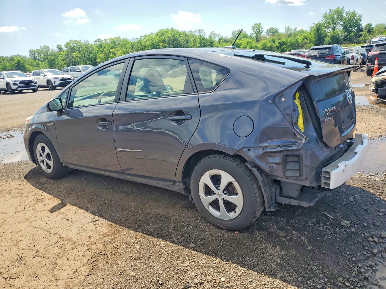 2014 TOYOTA PRIUS THREE photo 3