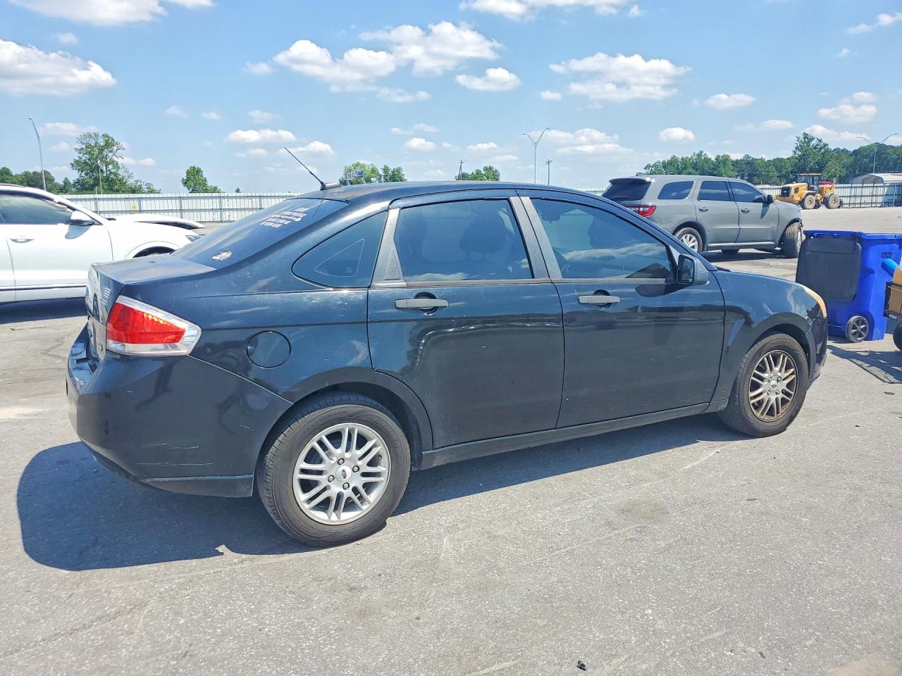 2009 FORD FOCUS SE photo 5