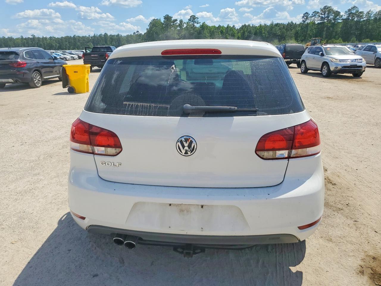 2011 VOLKSWAGEN GOLF photo 11