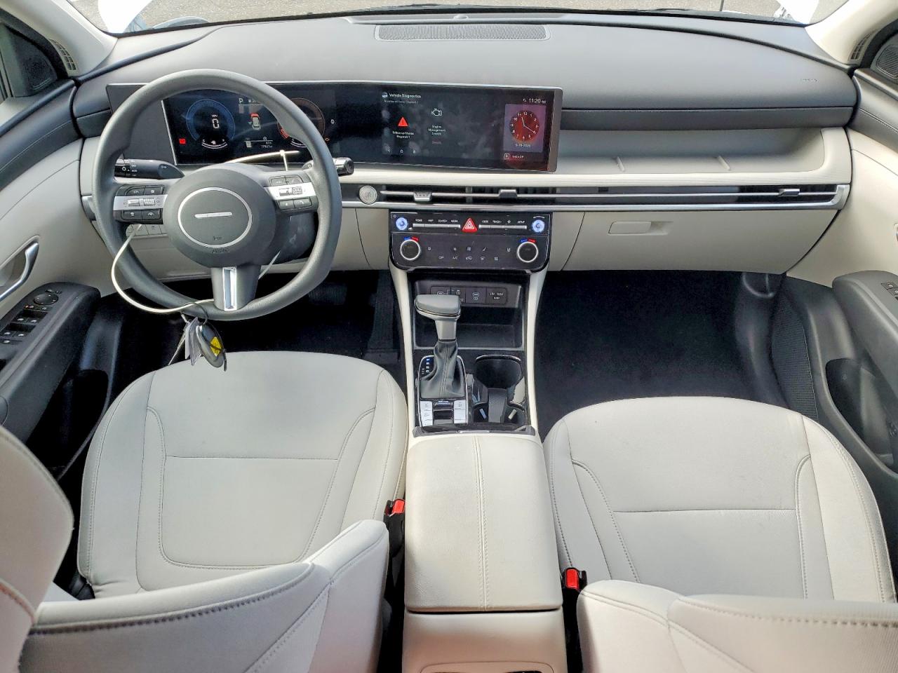 2026 HYUNDAI TUCSON SEL photo 8