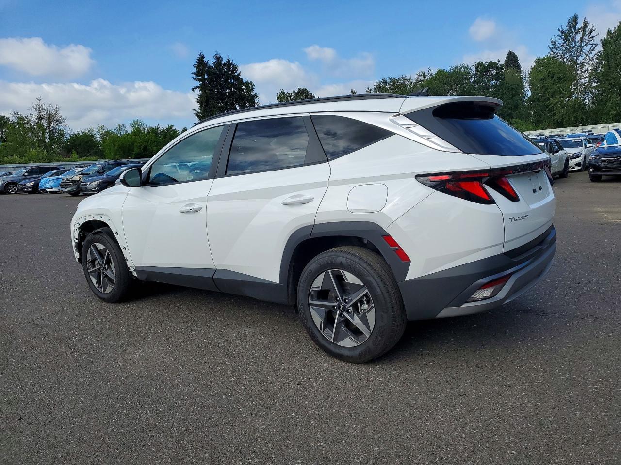 2026 HYUNDAI TUCSON SEL photo 2