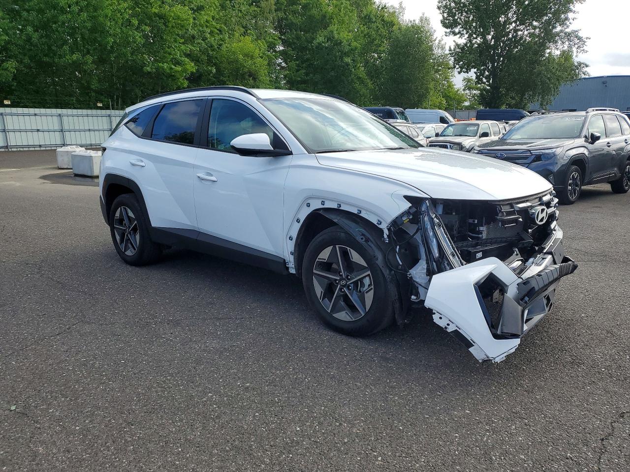 2026 HYUNDAI TUCSON SEL photo 4