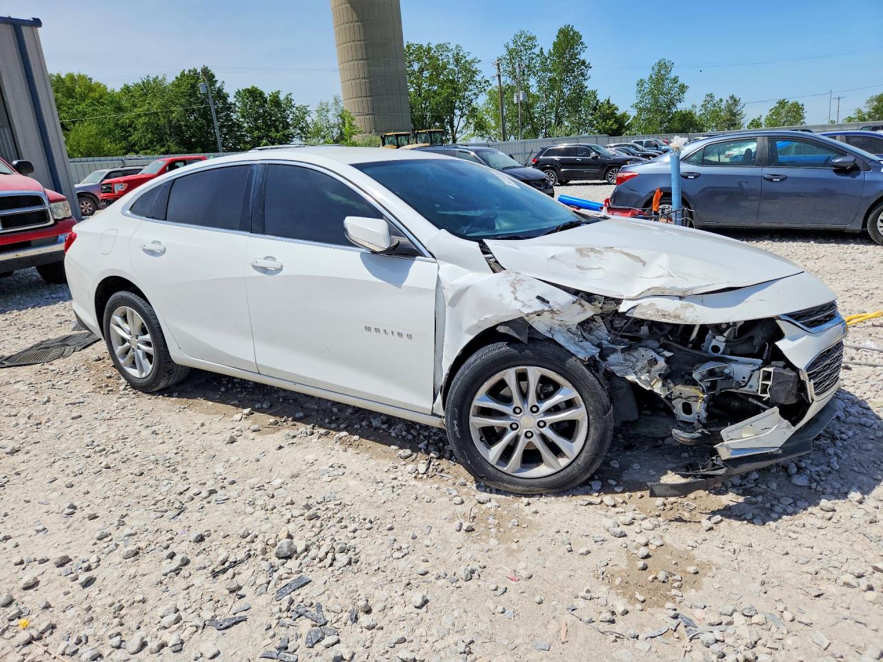 2016 CHEVROLET MALIBU LT photo 4
