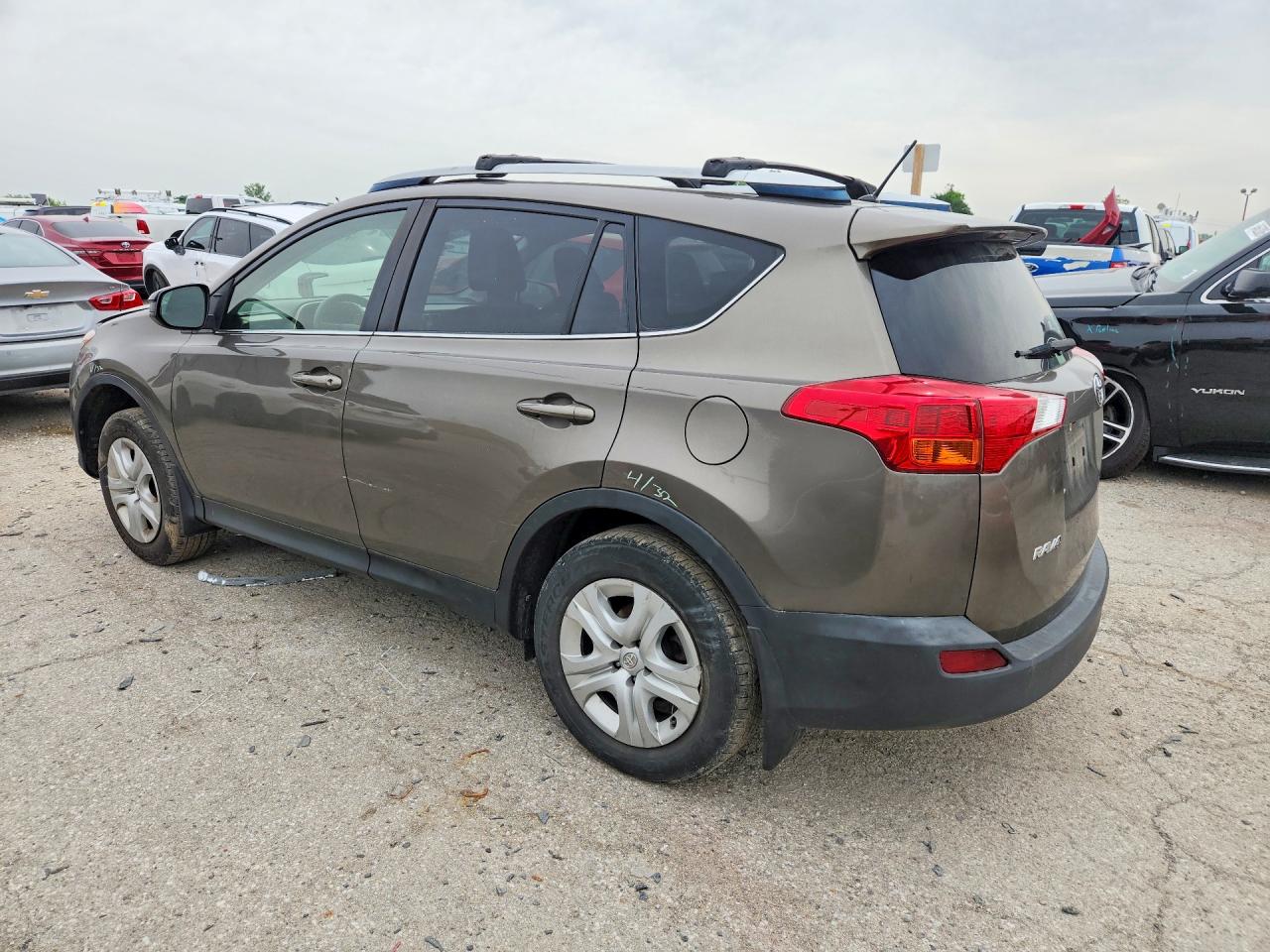 2015 TOYOTA RAV4 LE photo 4