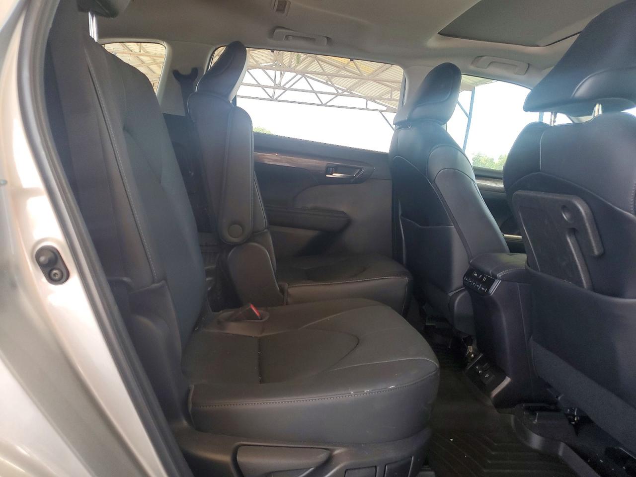 2023 TOYOTA HIGHLANDER LIMITED photo 19