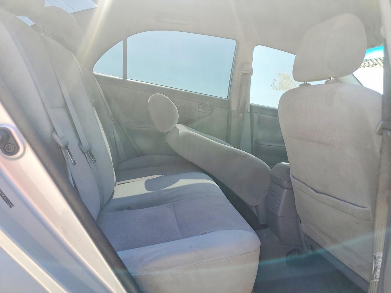 2006 TOYOTA COROLLA LE photo 19