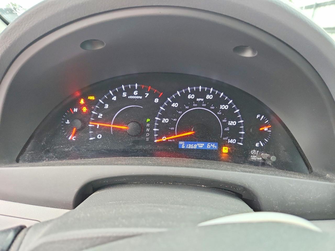 2010 TOYOTA CAMRY LE photo 25