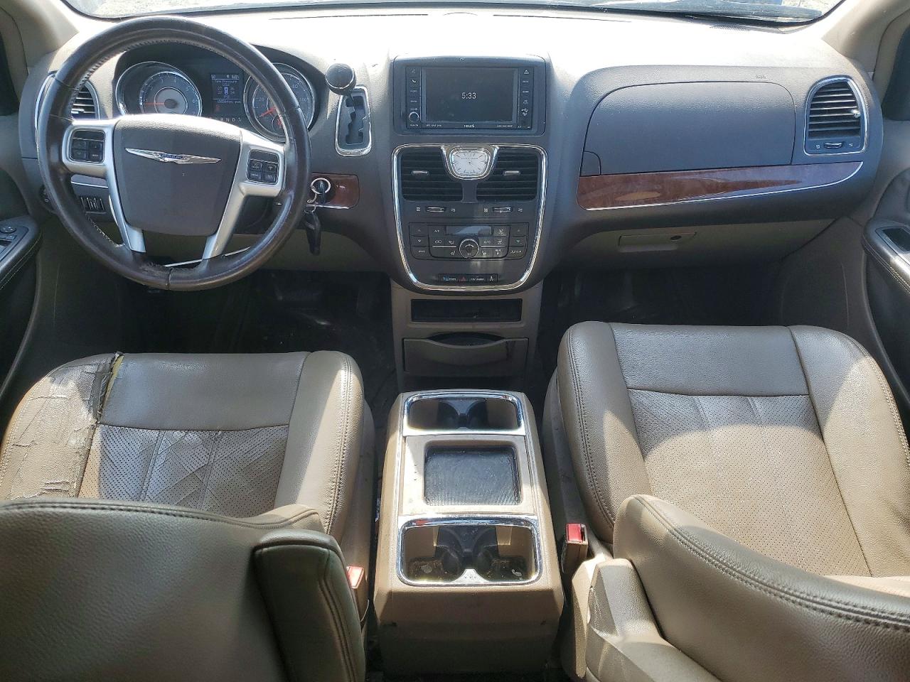2011 CHRYSLER TOWN & COUNTRY TOURING L photo 22