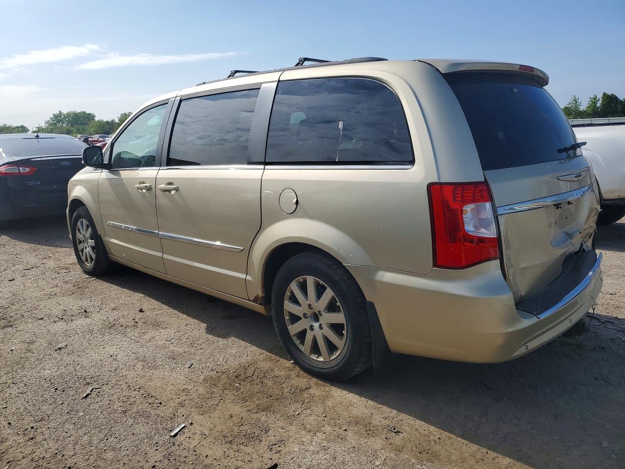 2011 CHRYSLER TOWN & COUNTRY TOURING L photo 4