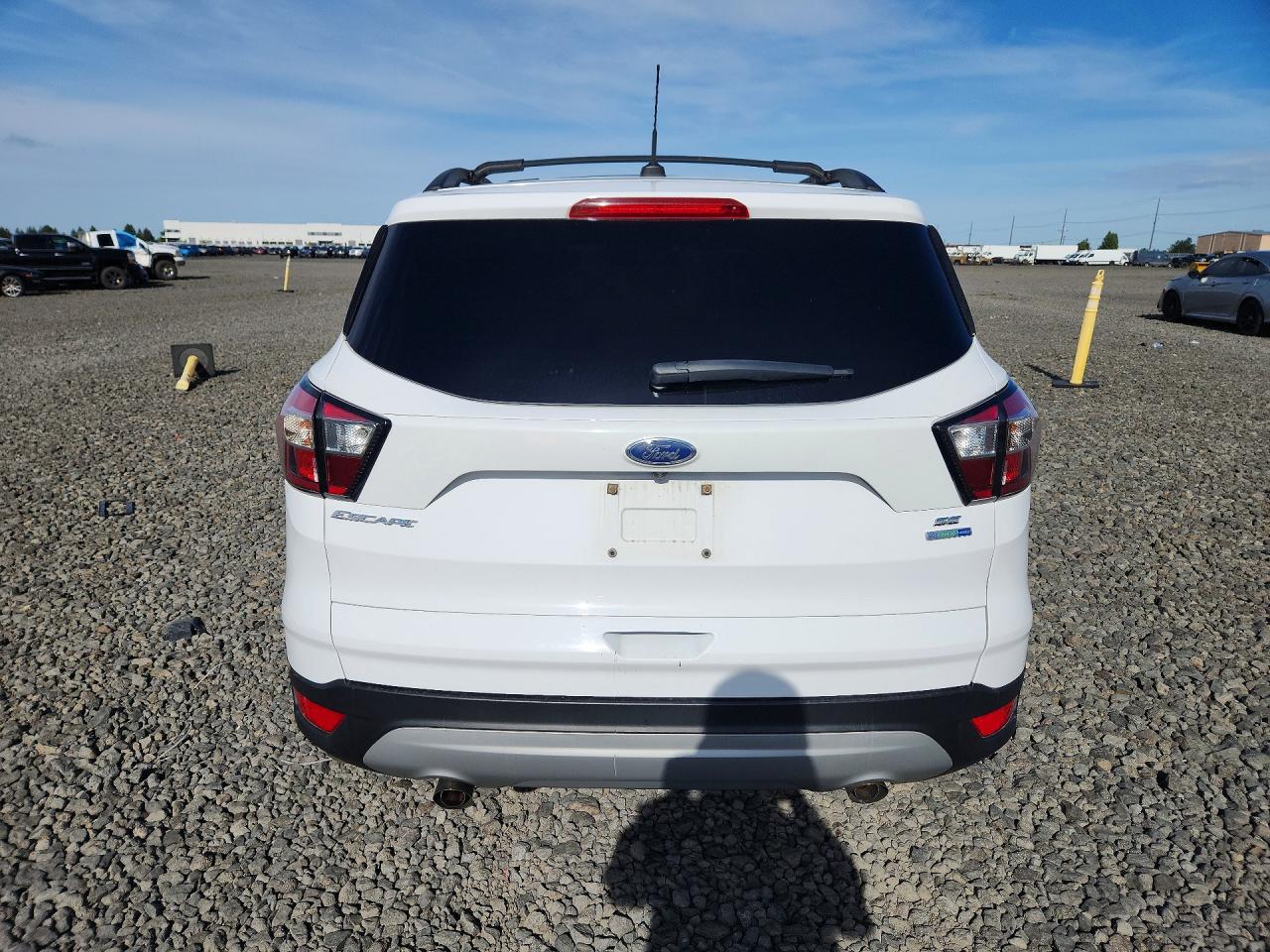 2017 FORD ESCAPE SE photo 6
