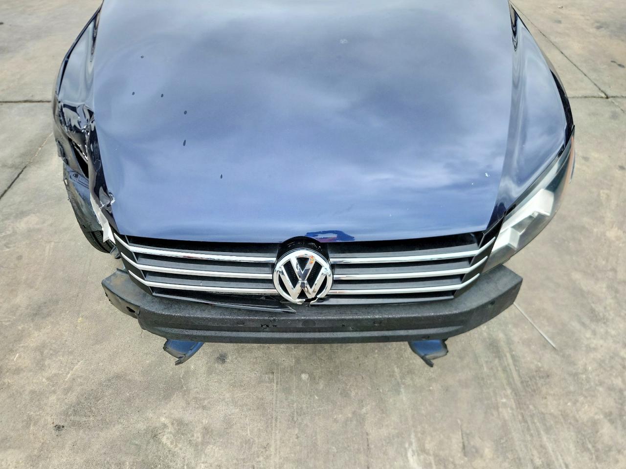 2012 VOLKSWAGEN PASSAT S photo 21