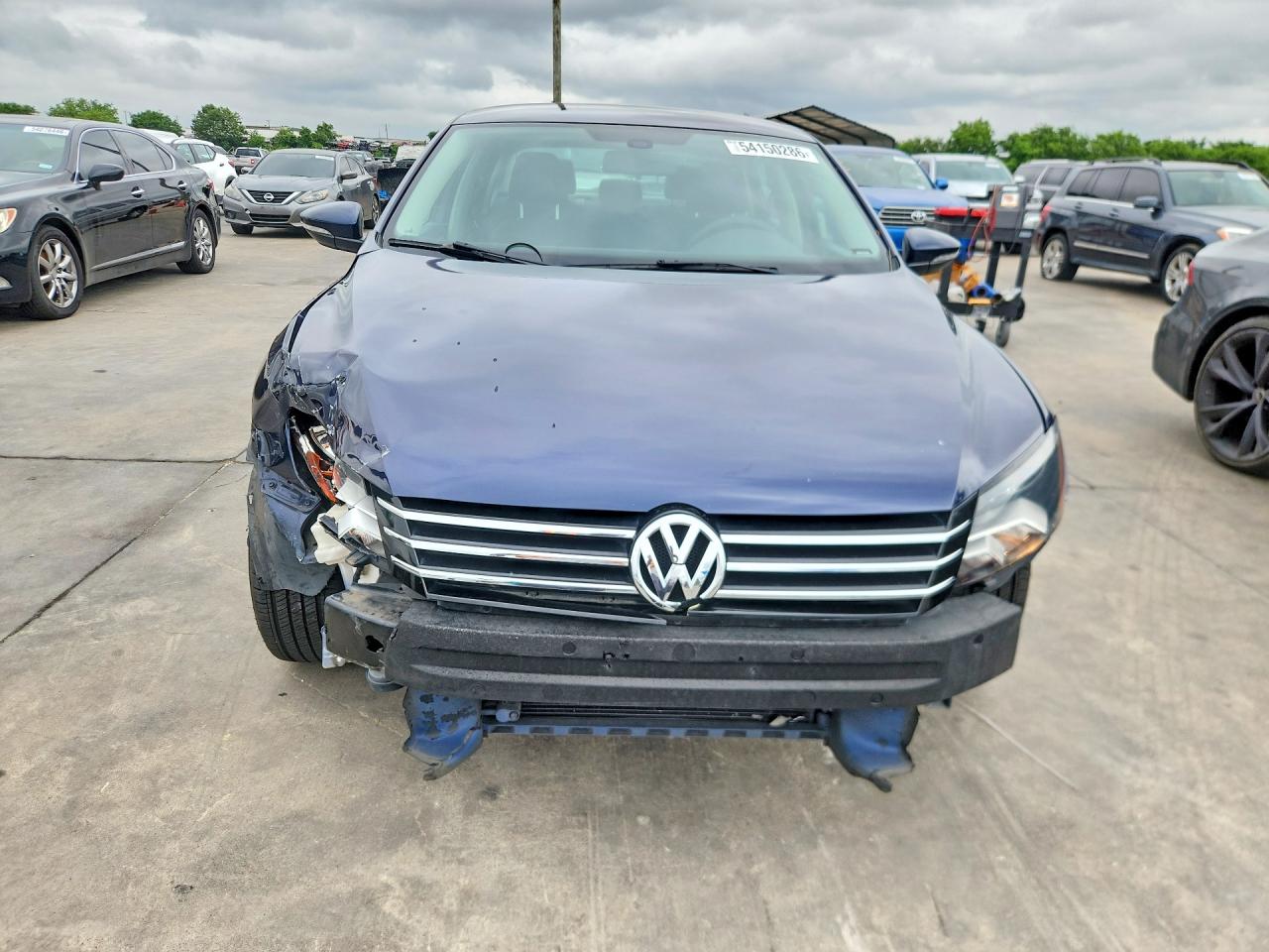 2012 VOLKSWAGEN PASSAT S photo 9