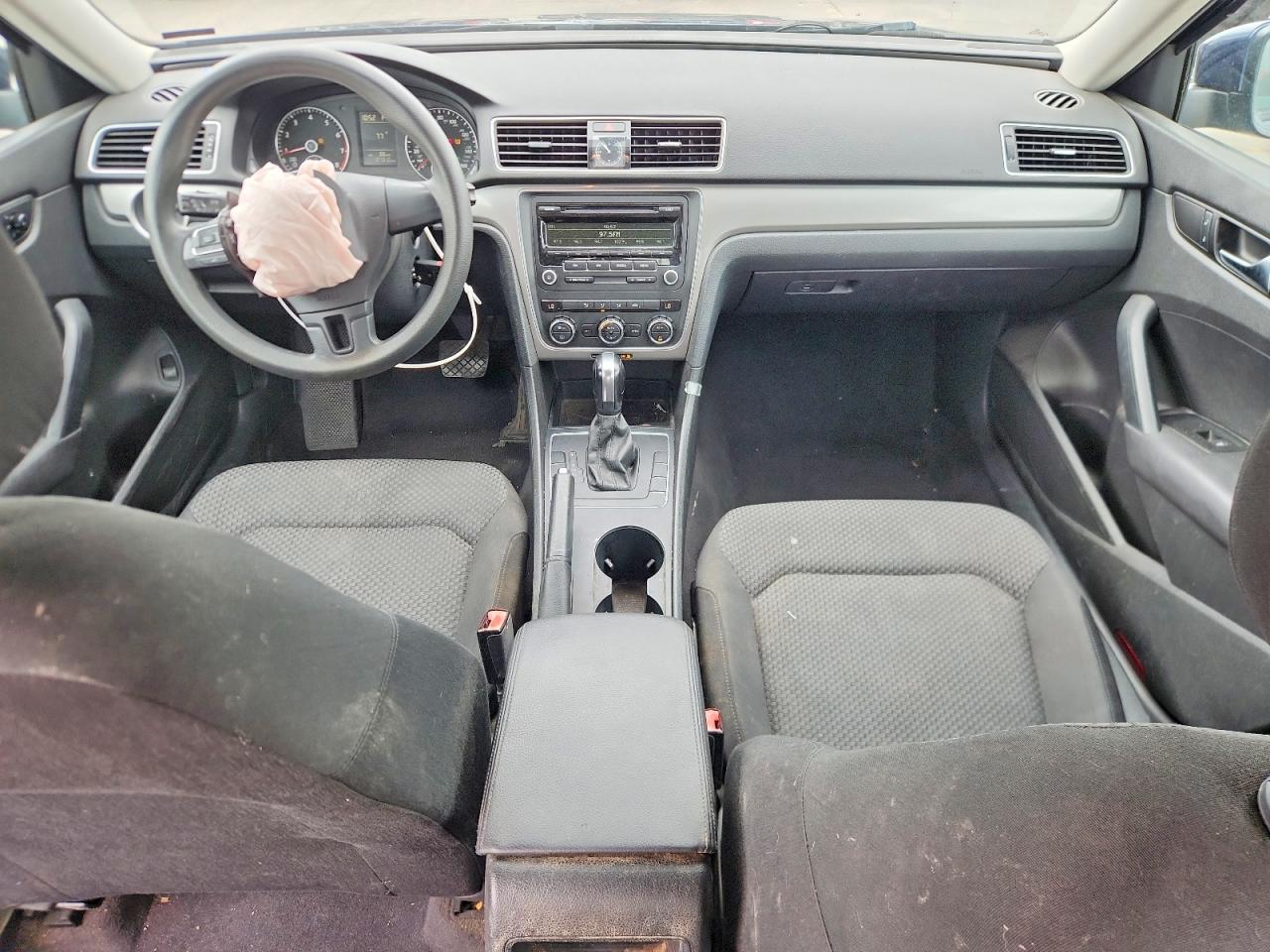2012 VOLKSWAGEN PASSAT S photo 15
