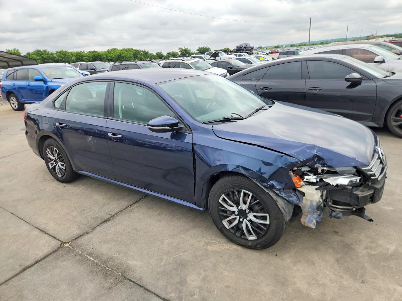 2012 VOLKSWAGEN PASSAT S photo 7