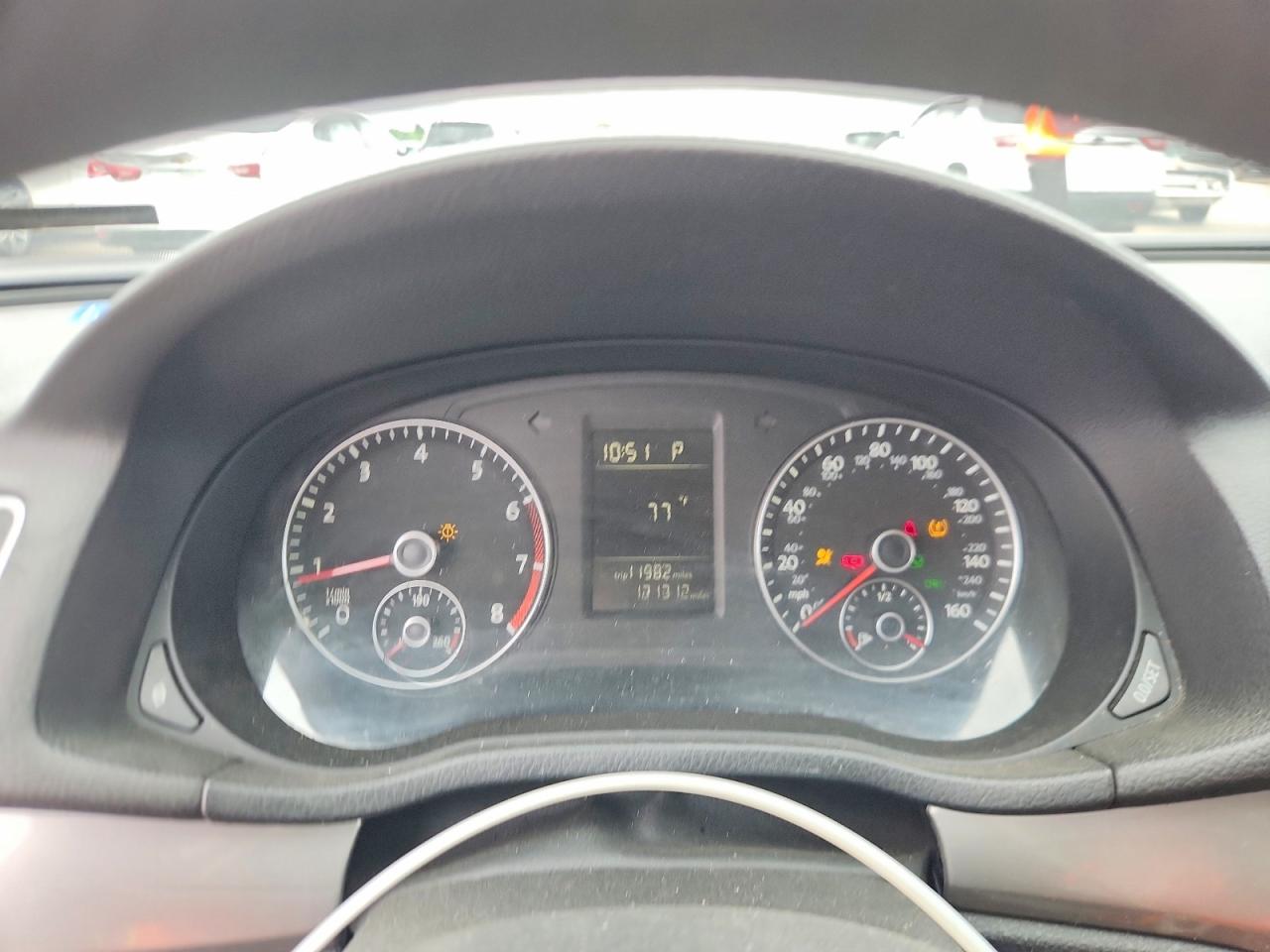 2012 VOLKSWAGEN PASSAT S photo 17