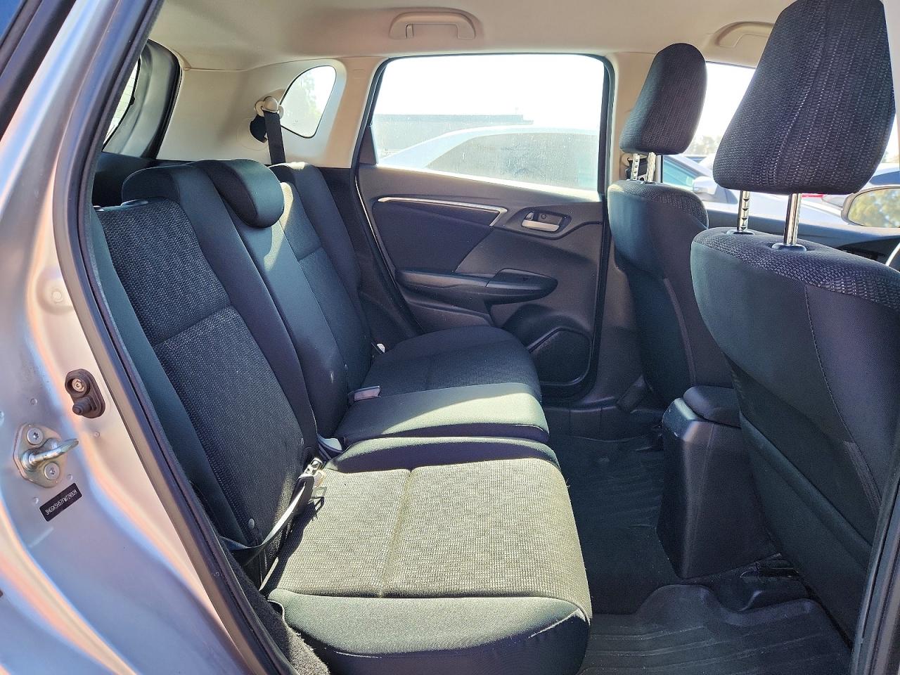 2015 HONDA FIT LX photo 28