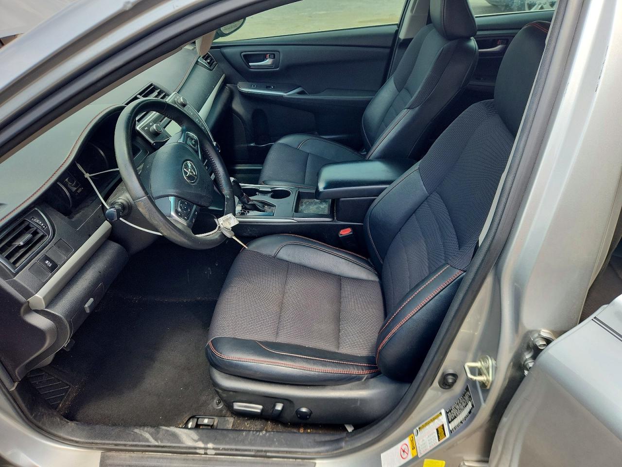 2017 TOYOTA CAMRY SE photo 13
