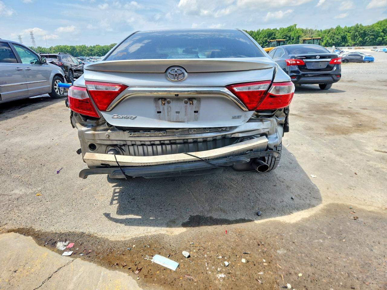 2017 TOYOTA CAMRY SE photo 11