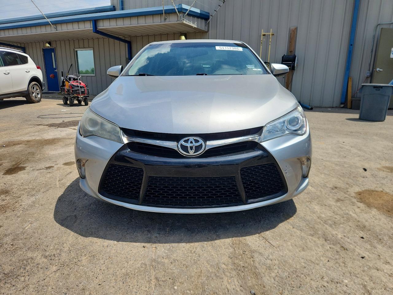 2017 TOYOTA CAMRY SE photo 9