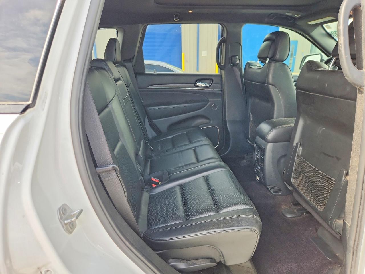 2019 JEEP GRAND CHEROKEE OVERLAND photo 21