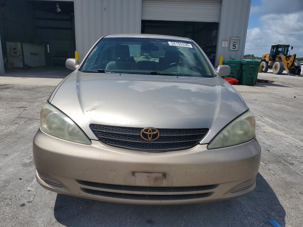 2002 TOYOTA CAMRY LE photo 9