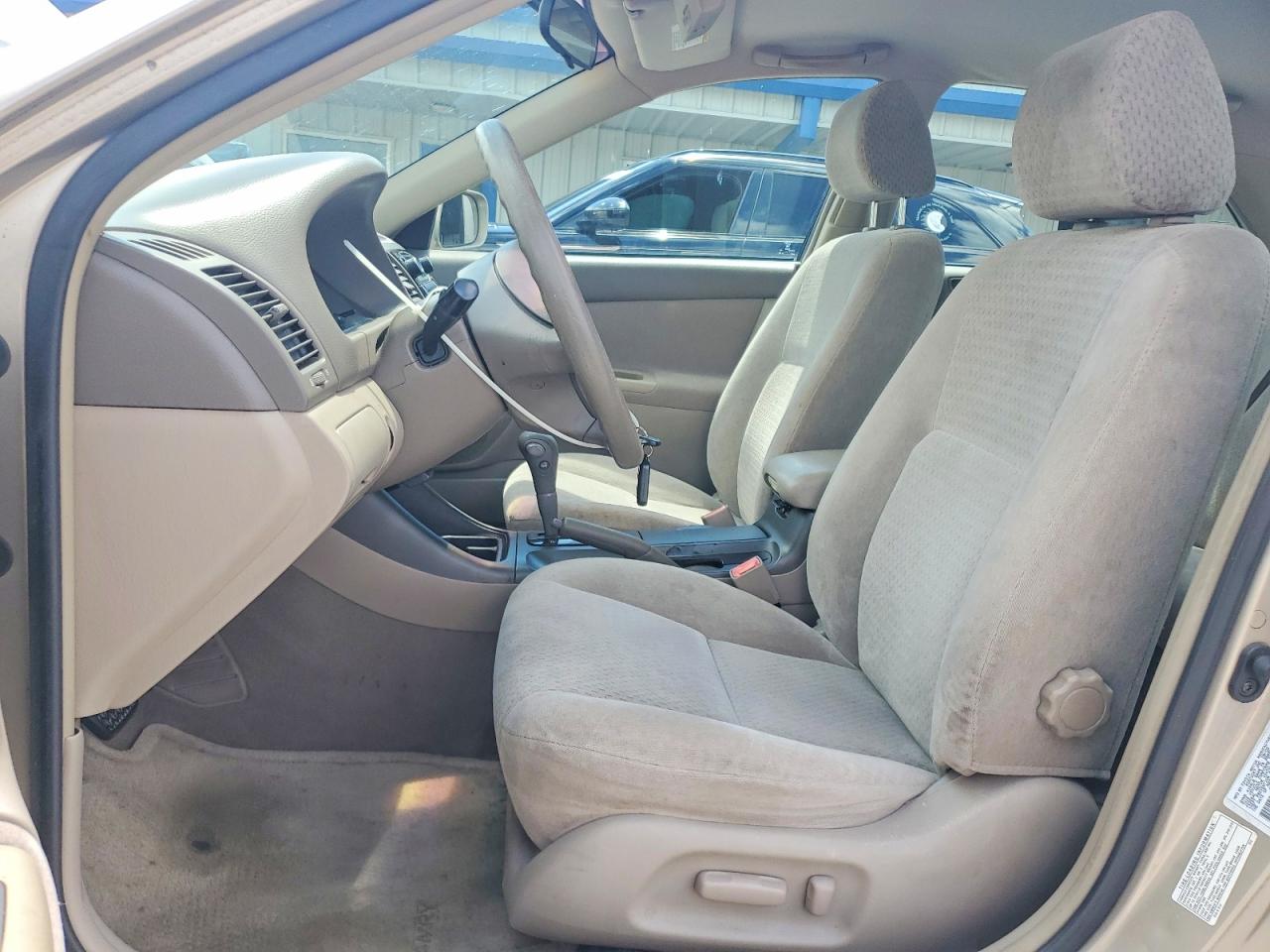 2002 TOYOTA CAMRY LE photo 13
