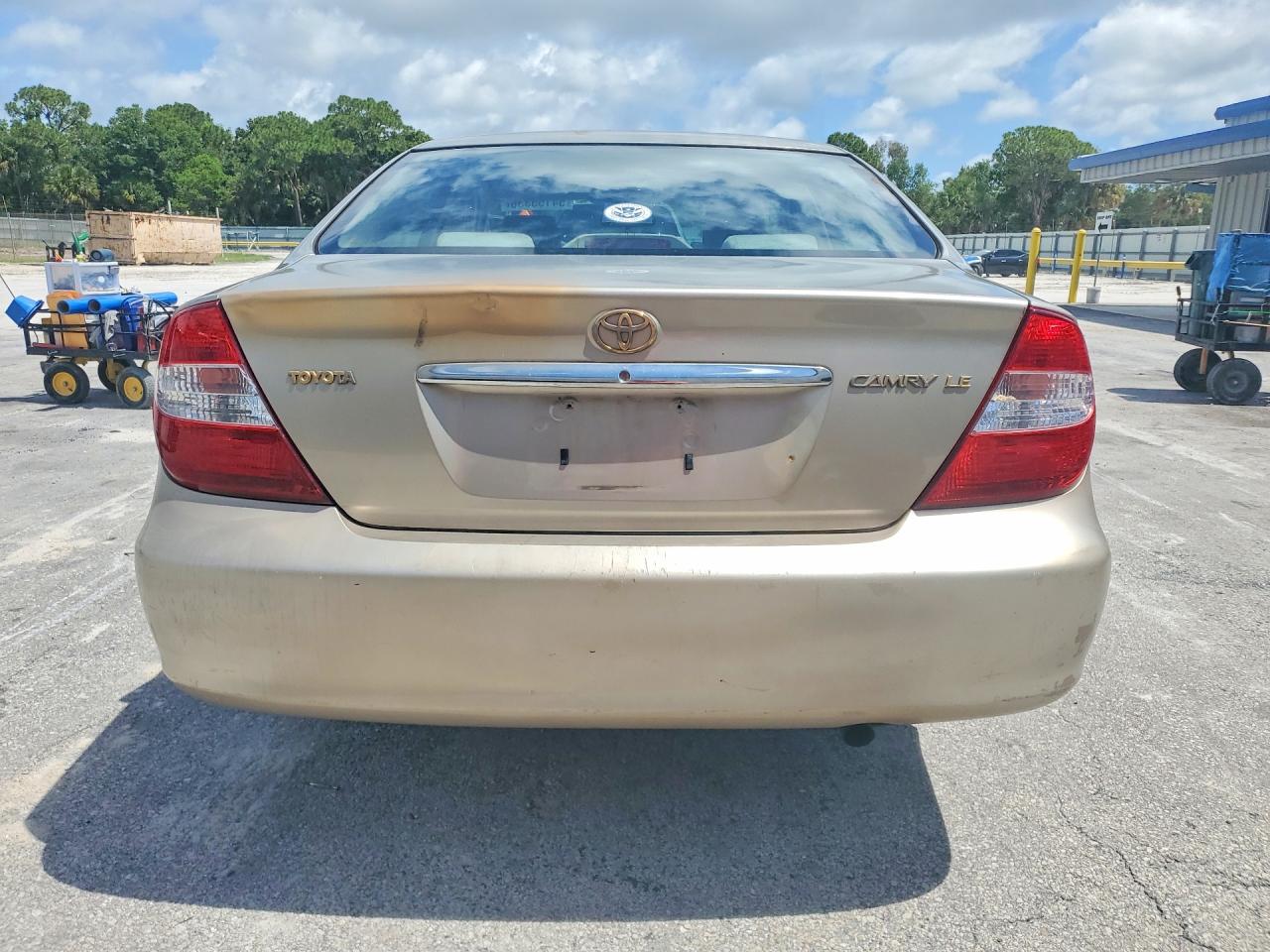2002 TOYOTA CAMRY LE photo 11