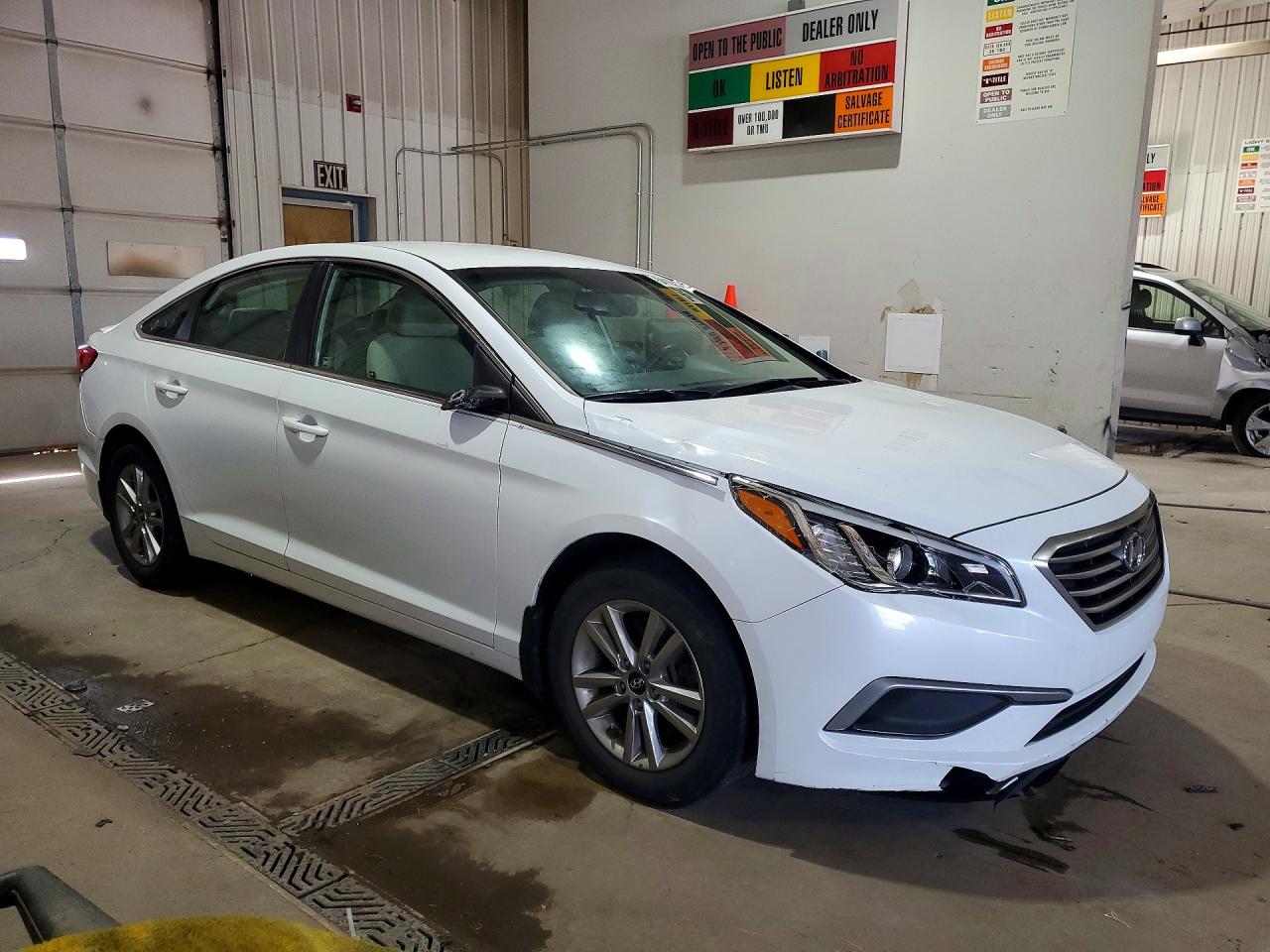 2016 HYUNDAI SONATA SE photo 4
