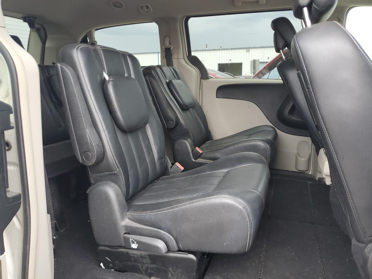 2012 CHRYSLER TOWN & COUNTRY TOURING photo 31