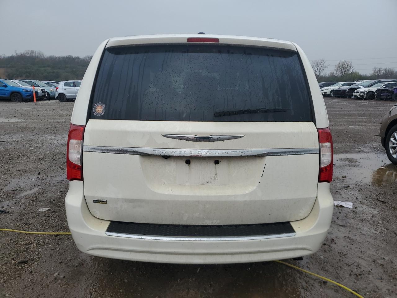 2012 CHRYSLER TOWN & COUNTRY TOURING photo 16