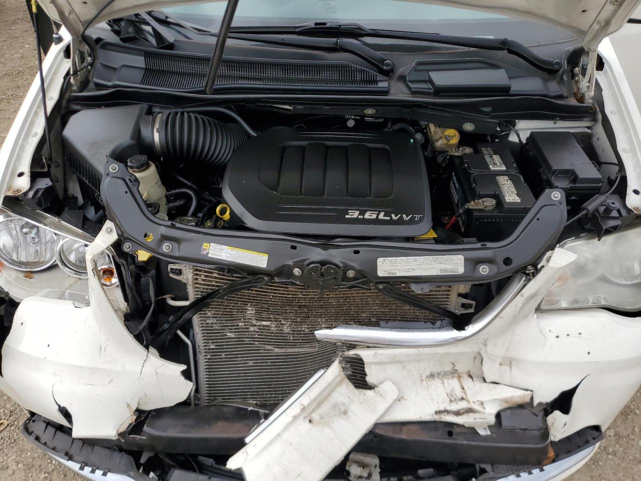 2012 CHRYSLER TOWN & COUNTRY TOURING photo 34