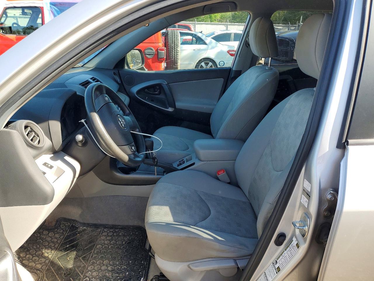 2012 TOYOTA RAV4 BASE photo 13