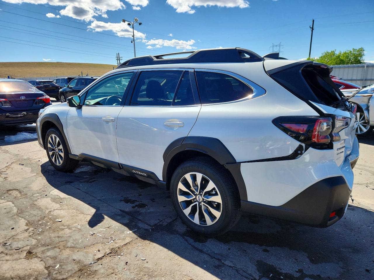 2023 SUBARU OUTBACK LIMITED photo 3