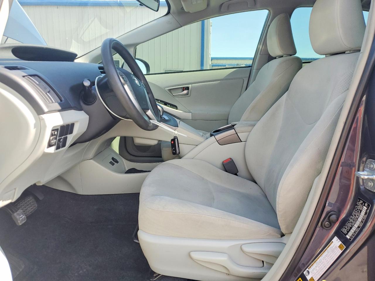 2015 TOYOTA PRIUS TWO photo 13