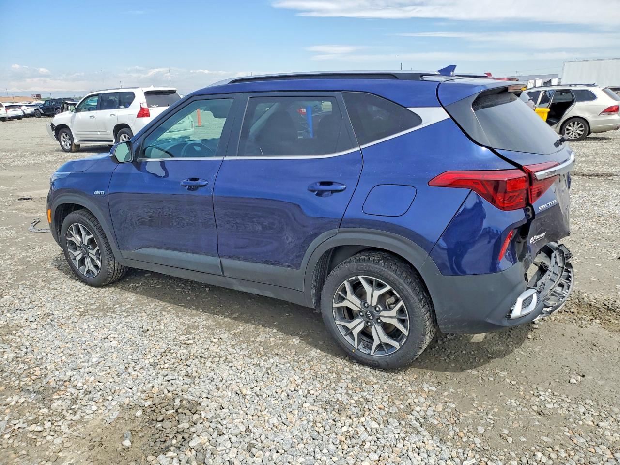 2021 KIA SELTOS EX photo 2