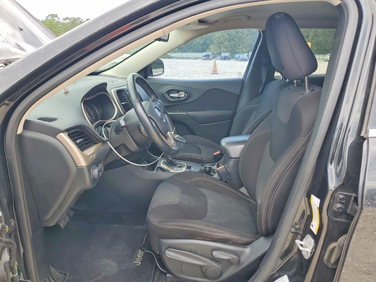2015 JEEP CHEROKEE LATITUDE photo 13