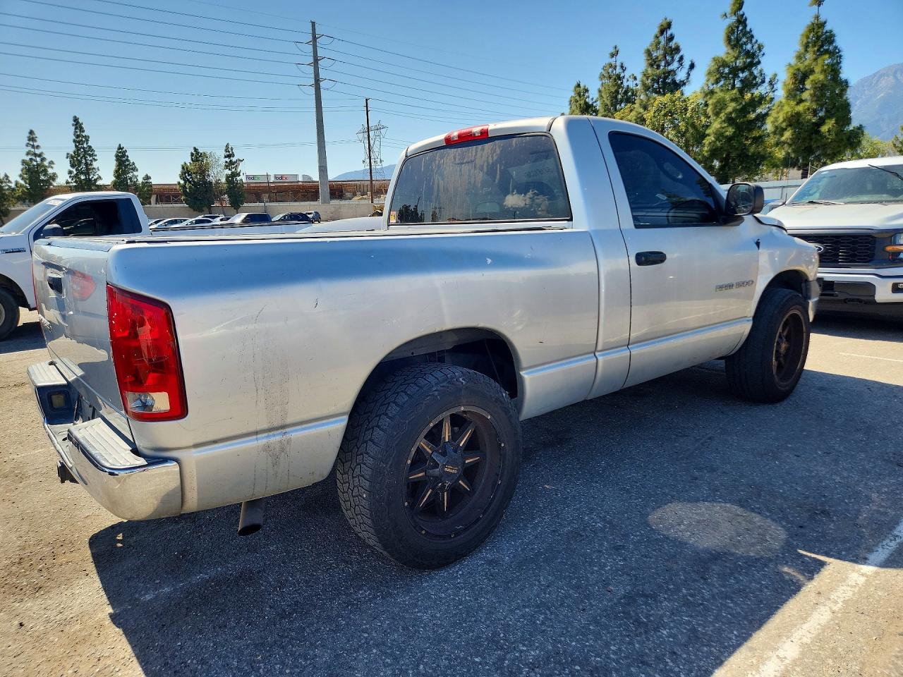 2004 DODGE RAM 1500 ST photo 3