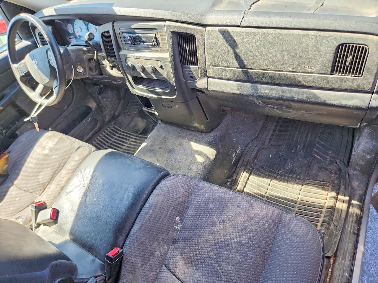 2004 DODGE RAM 1500 ST photo 8