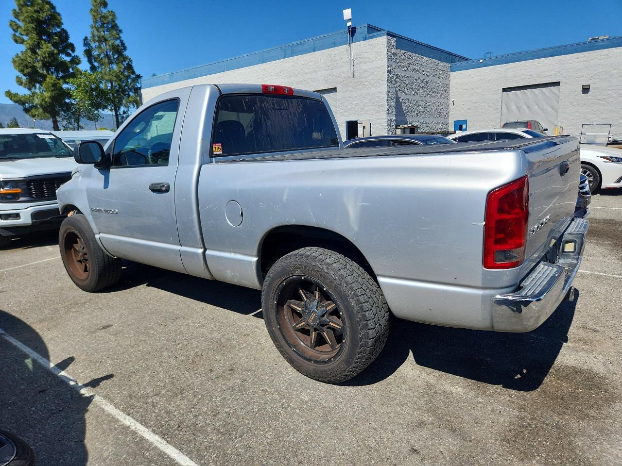 2004 DODGE RAM 1500 ST photo 2
