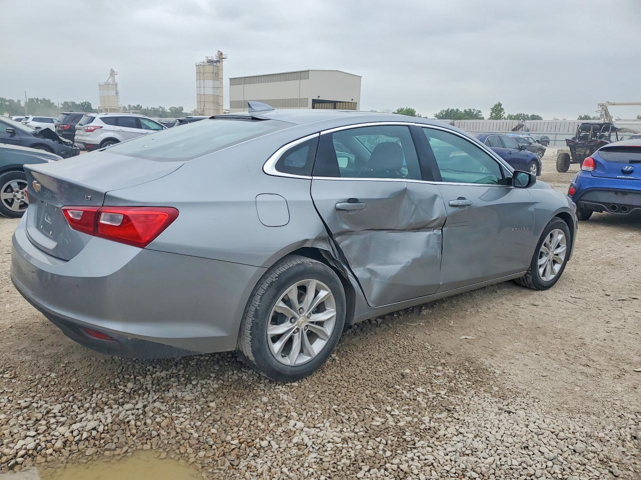 2024 CHEVROLET MALIBU LT photo 3